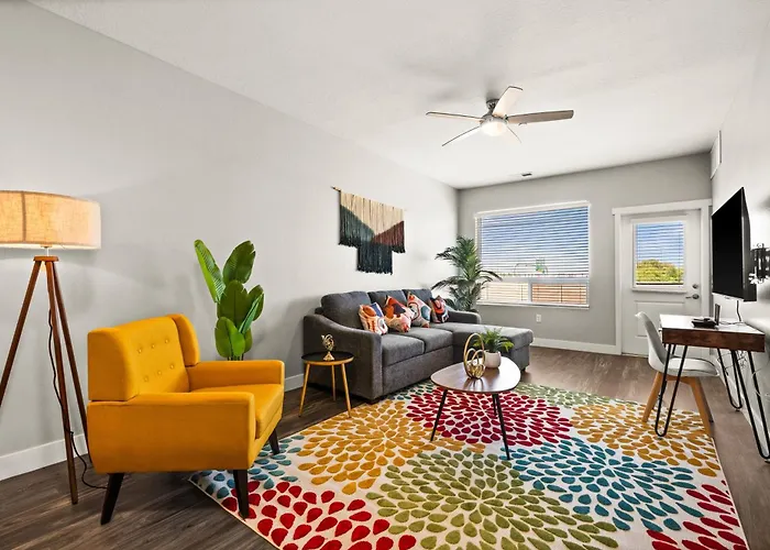 Serene Space With Easy City Access
