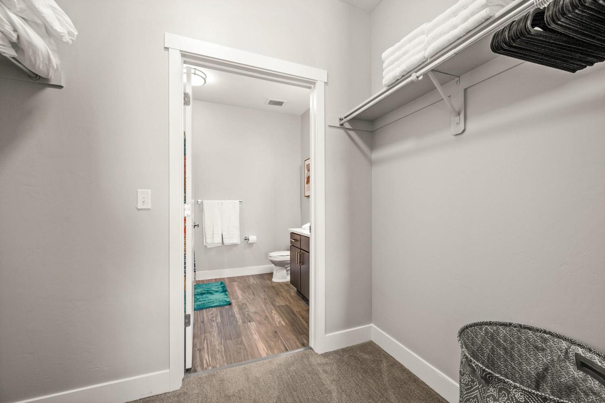 Serene Space With Easy Access Apartment Salt Lake City