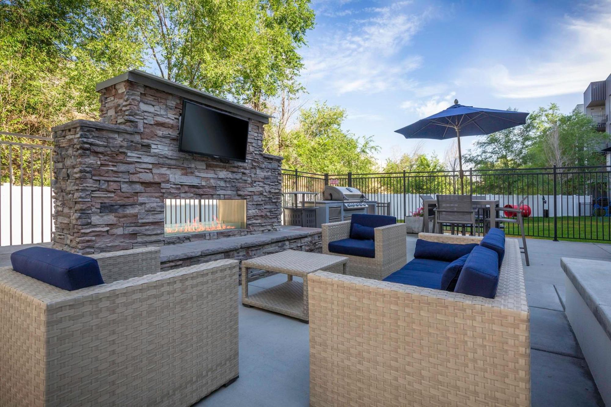 Serene Space With Easy Access Apartment