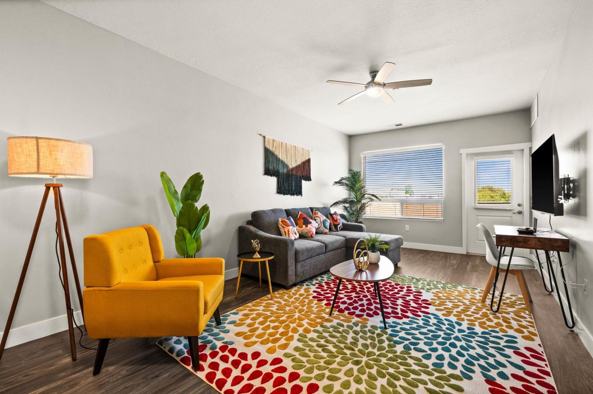 Serene Space With Easy Access Apartment *